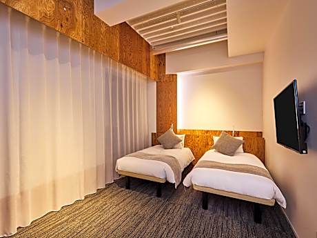 Universal - Non-Smoking