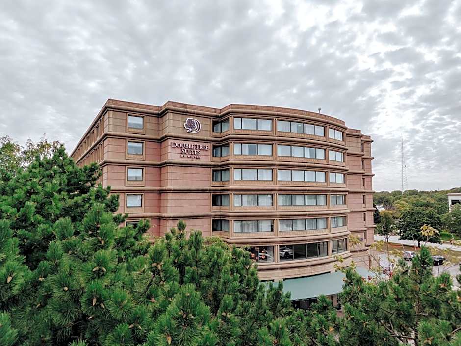 DoubleTree By Hilton Guest Suites & Conf. Center Chicago Downers Grove