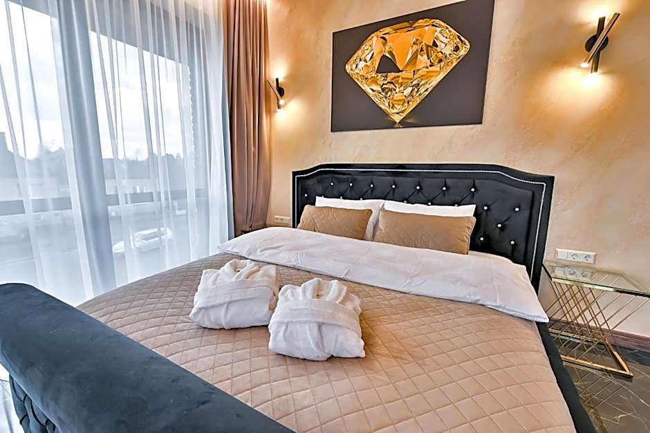 Diamond svečių namai