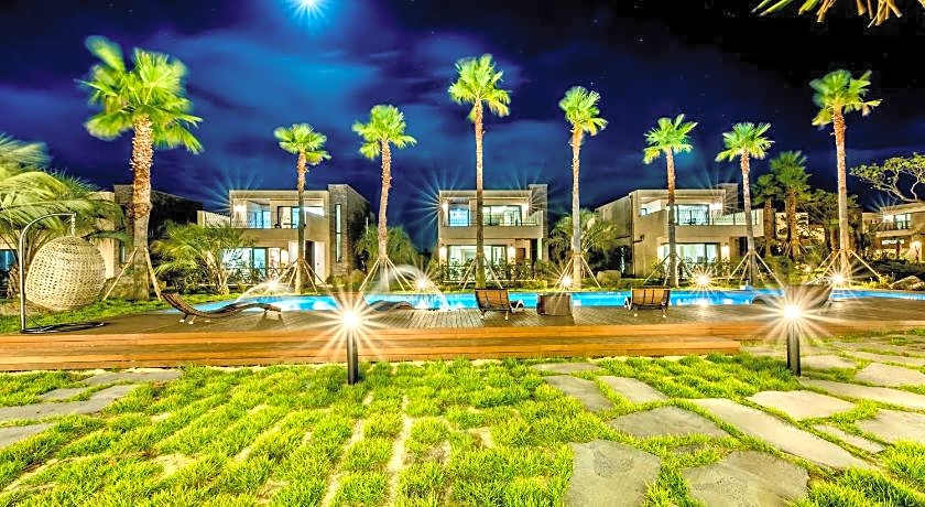 Arts Spa and Pool Villa