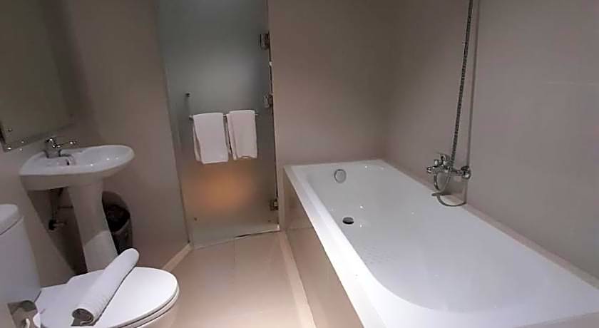 Blitz Hotel Batam Centre