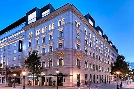 Dorothea Hotel, Budapest, Autograph Collection