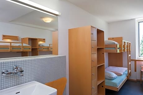 Sextuple Room with Shared Bathroom