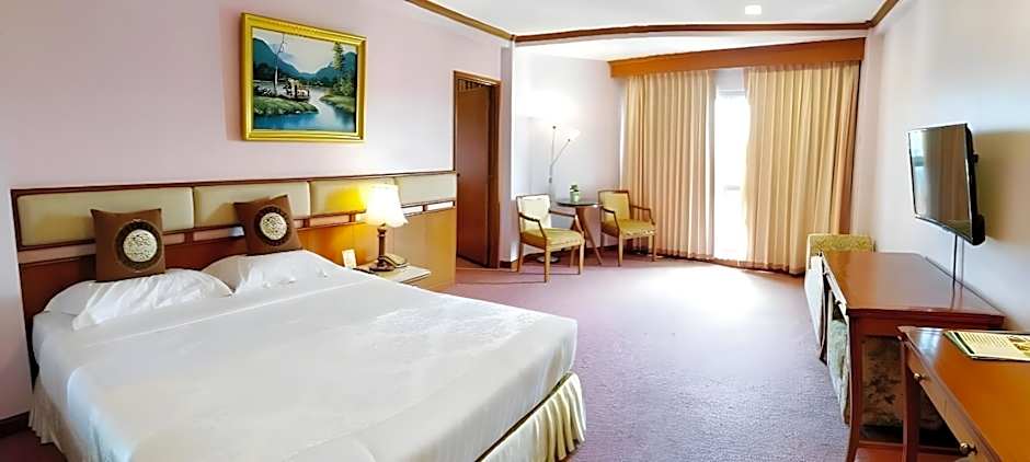 Viangtak Riverside Hotel