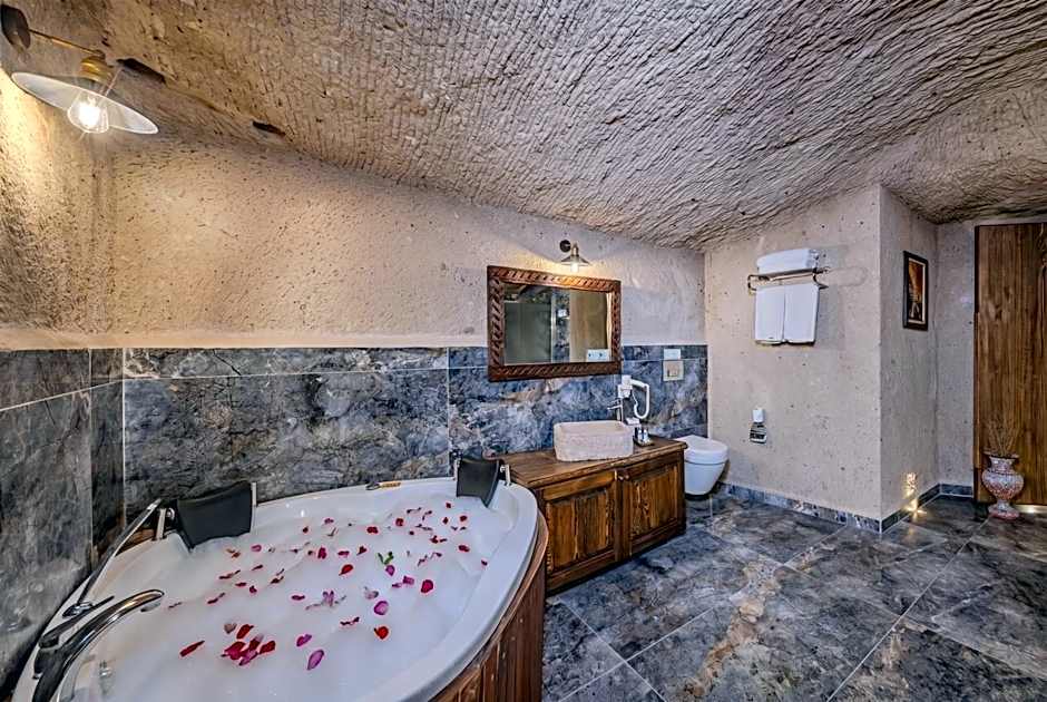Cappa Via Cave Hotel