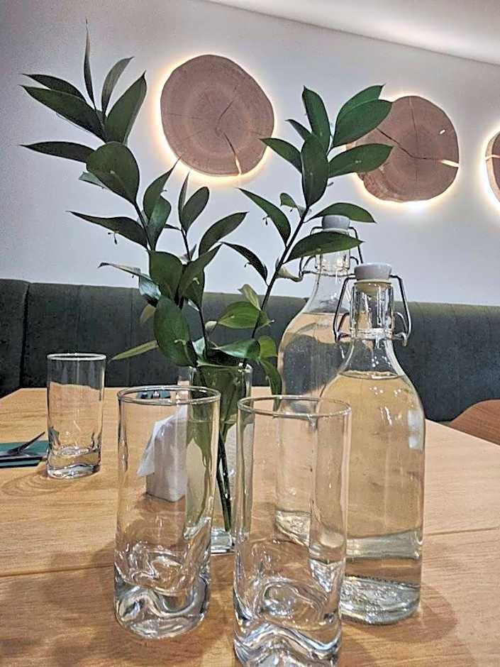 Restauracja i Noclegi Pod Kasztanami