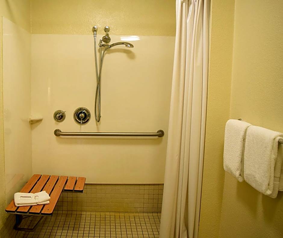 Red Roof PLUS+ University at Buffalo - Amherst