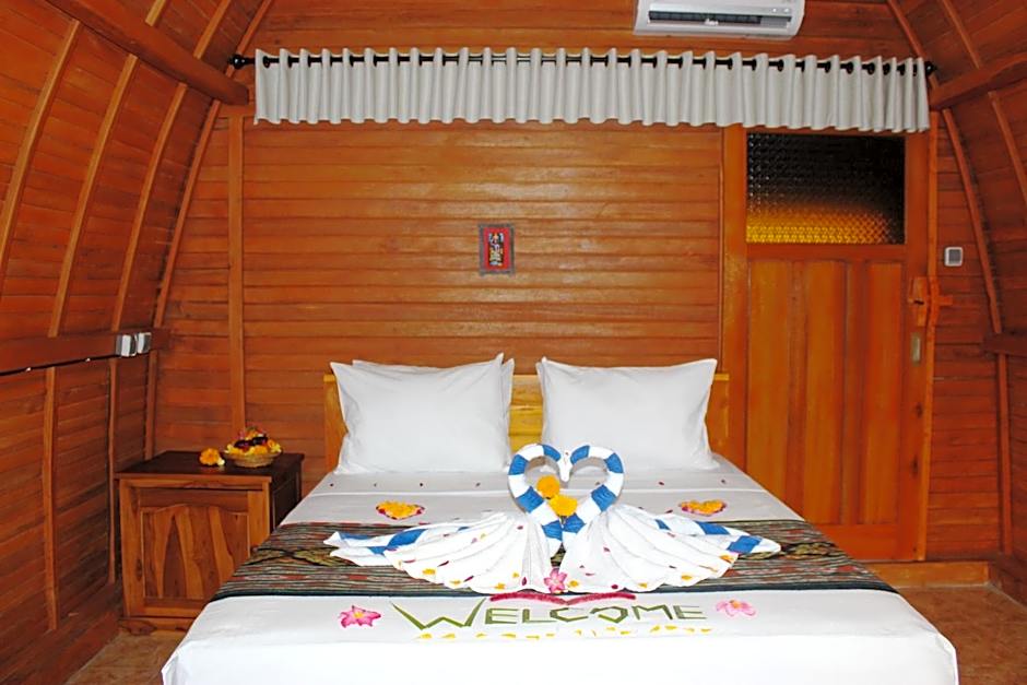Kubu Padi Wooden House