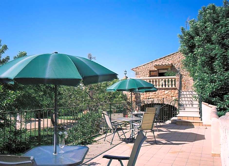 Es Quatre Cantons Hotel