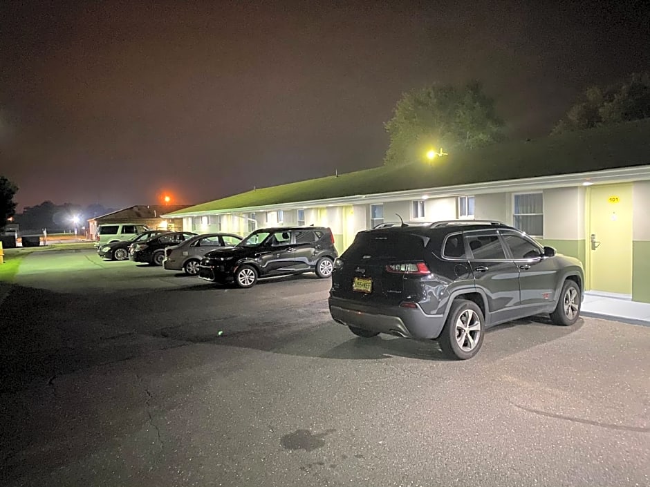 Red Carpet Inn & Suites Wrightstown