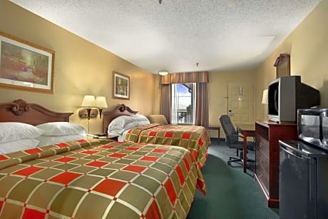 1 King Bed Suite Non-Smoking