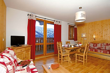 Semi-detached duplex chalet for 8 people