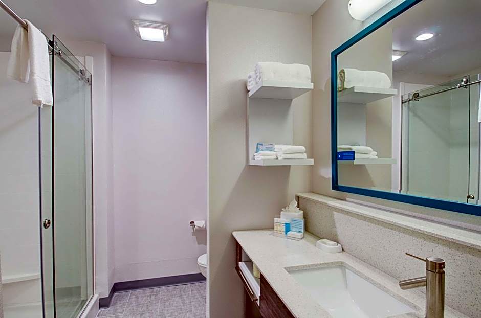 Hampton Inn & Suites Boston/Stoughton