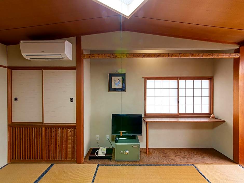 Tabist Marutora Bekkan Nishio Kira