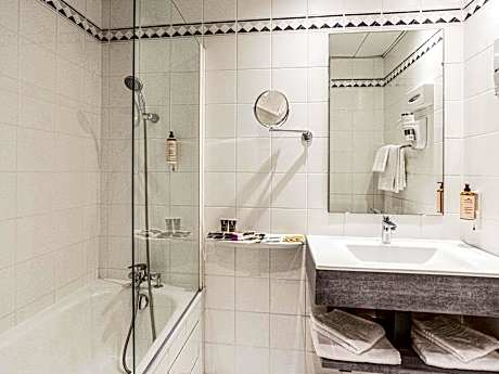 Standard Room with 2 single beds