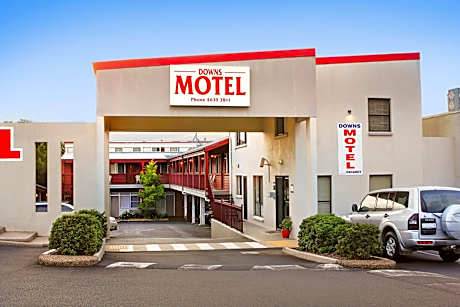 Downs Motel