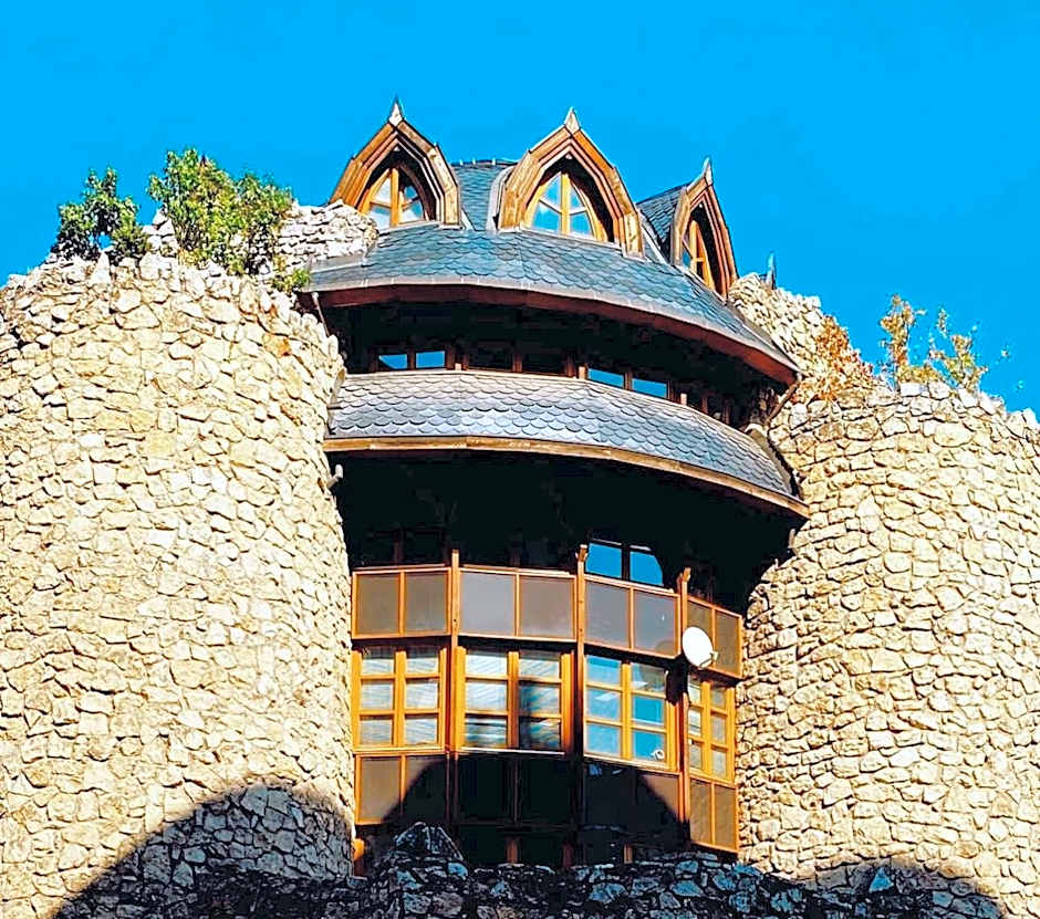 Deluxe Swan Stone Castle Apartment