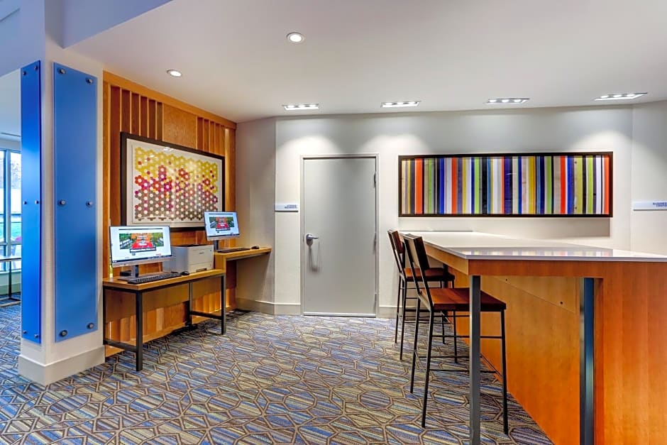 Holiday Inn Express & Suites Middletown - Goshen By IHG