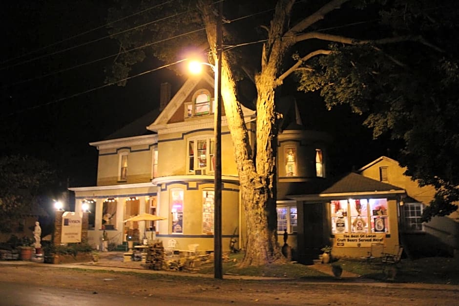 Riverview Mansion Hotel