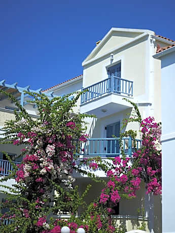Apartment with Garden View