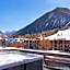 Independence Square 302, Top Floor Stylish Hotel Room with Wet Bar, A/C, in Downtown Aspen