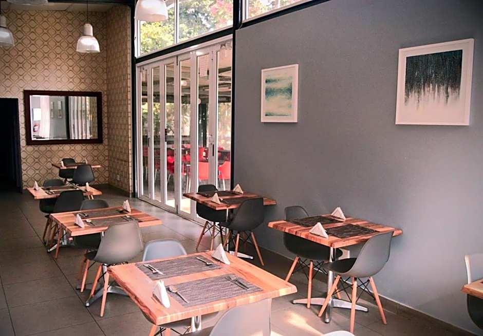 Essenwood Park Hotel