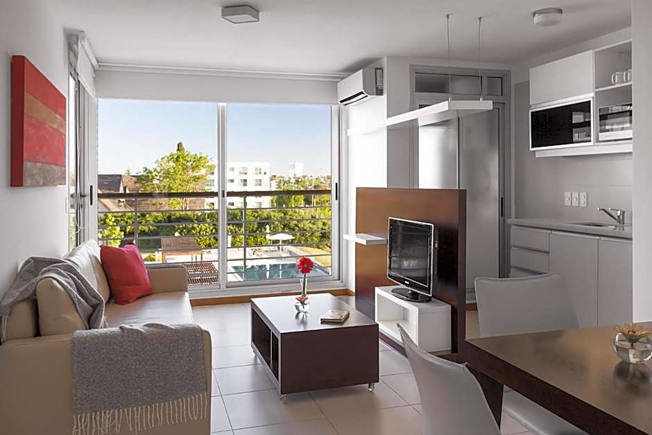 Real Colonia Hotel & Suites