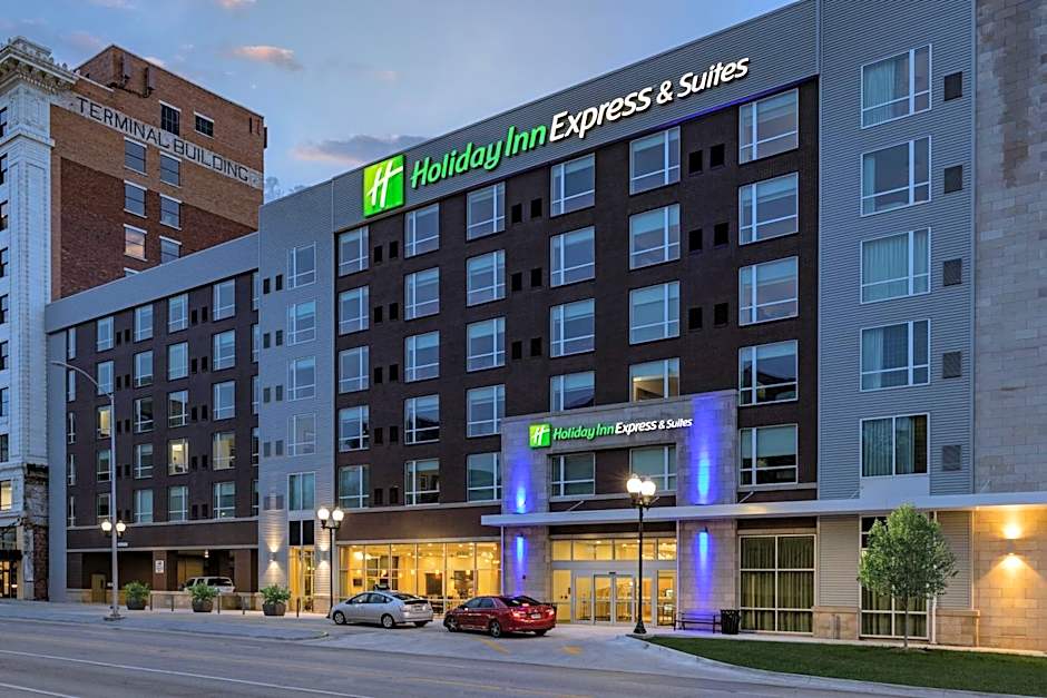 Holiday Inn Express & Suites - Lincoln Downtown By IHG