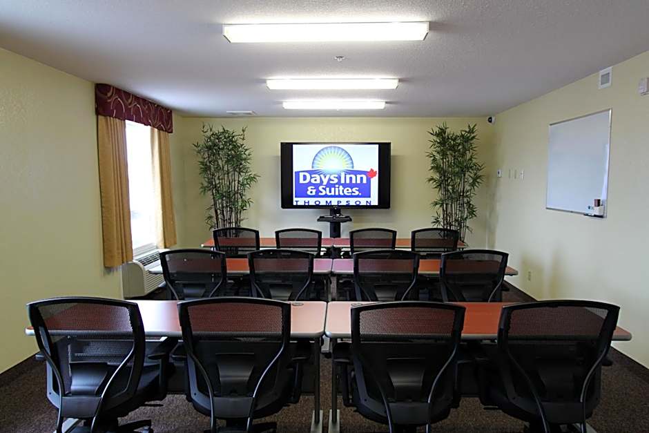 Days Inn & Suites by Wyndham Thompson