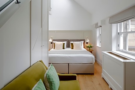 Deluxe One Bedroom Loft