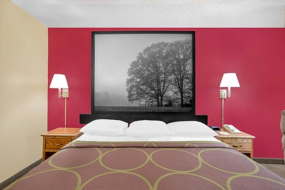 Super 8 by Wyndham Roanoke VA