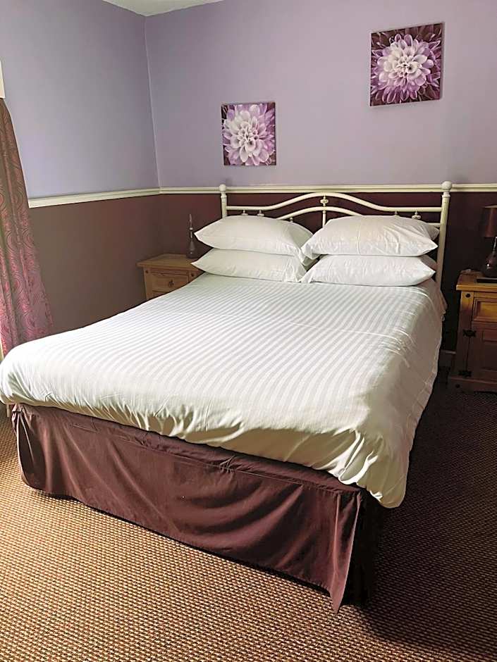 Tontine Hotel & Bar