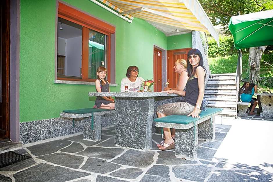 Bamboohouse Motel Riazzino