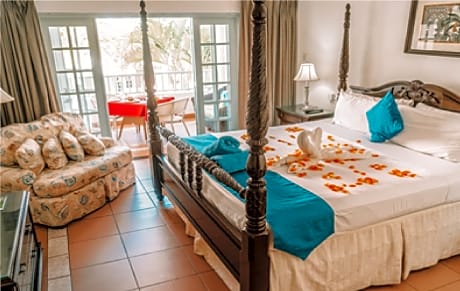 Deluxe Beachfront King