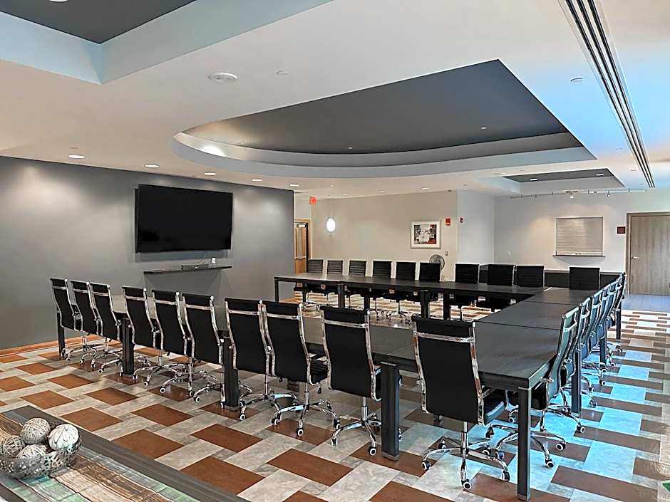 Broadway Plaza, Trademark Collection by Wyndham