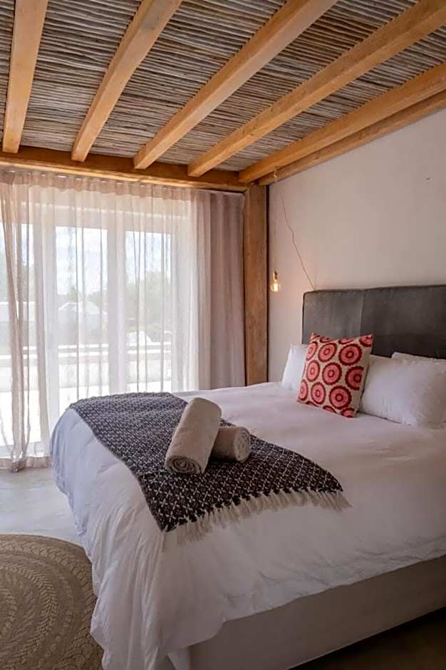 Spacious Post-and-Beam Marvel in quiet McGregor