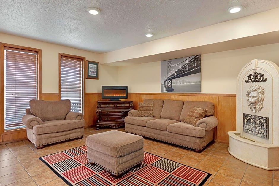 Super 8 by Wyndham Waco University Area