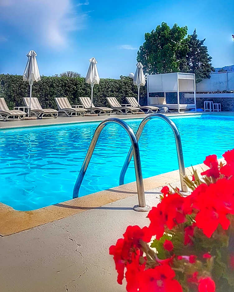 Oikies Small Elegant Houses