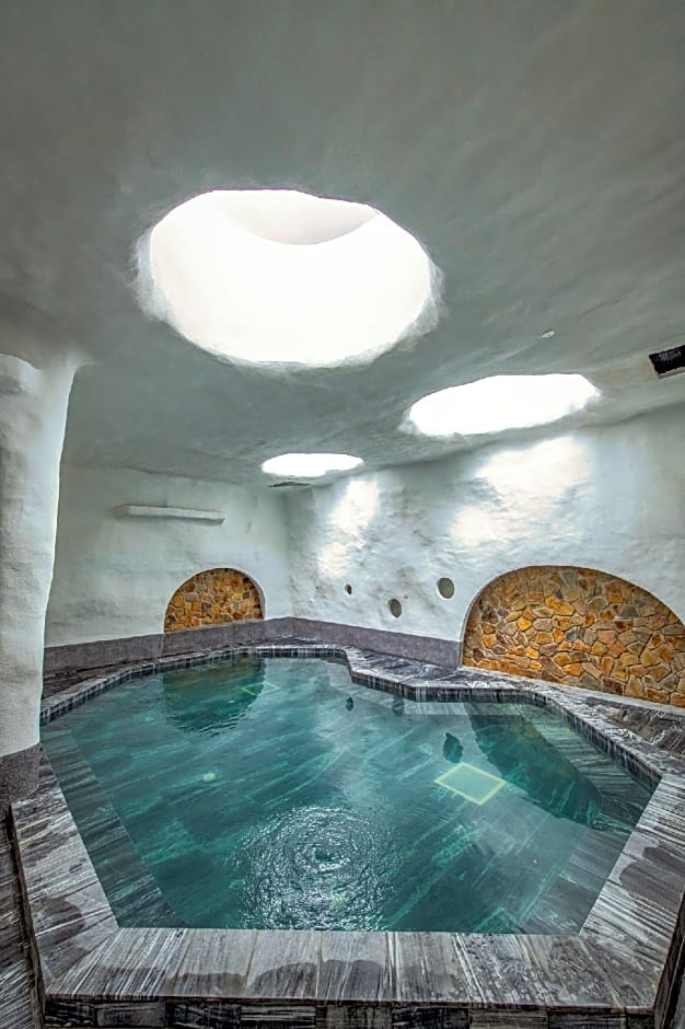 Minera Hot Springs Binh Chau