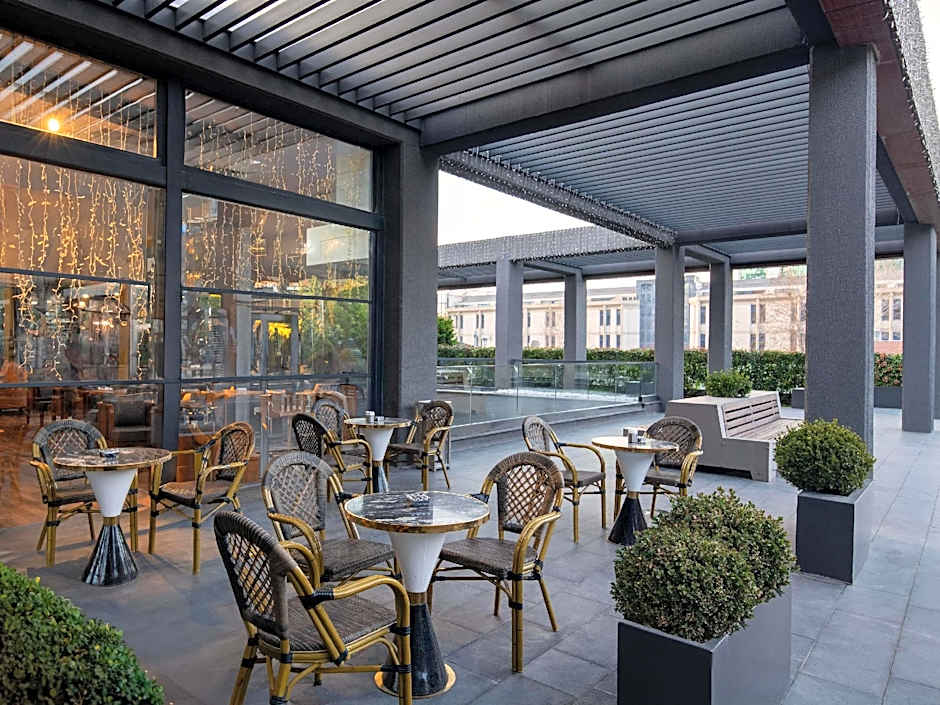 Movenpick Living Istanbul West