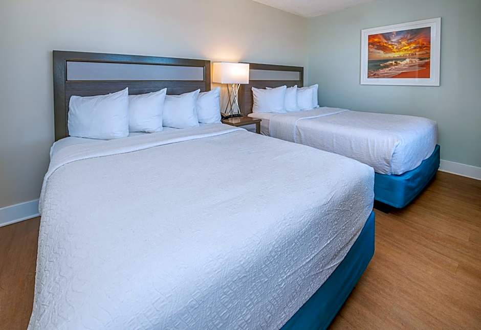 Commander Hotel & Suites