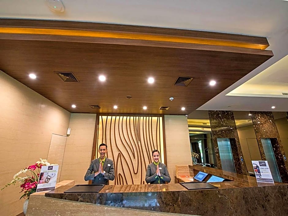 Grand Whiz Poins Simatupang Jakarta