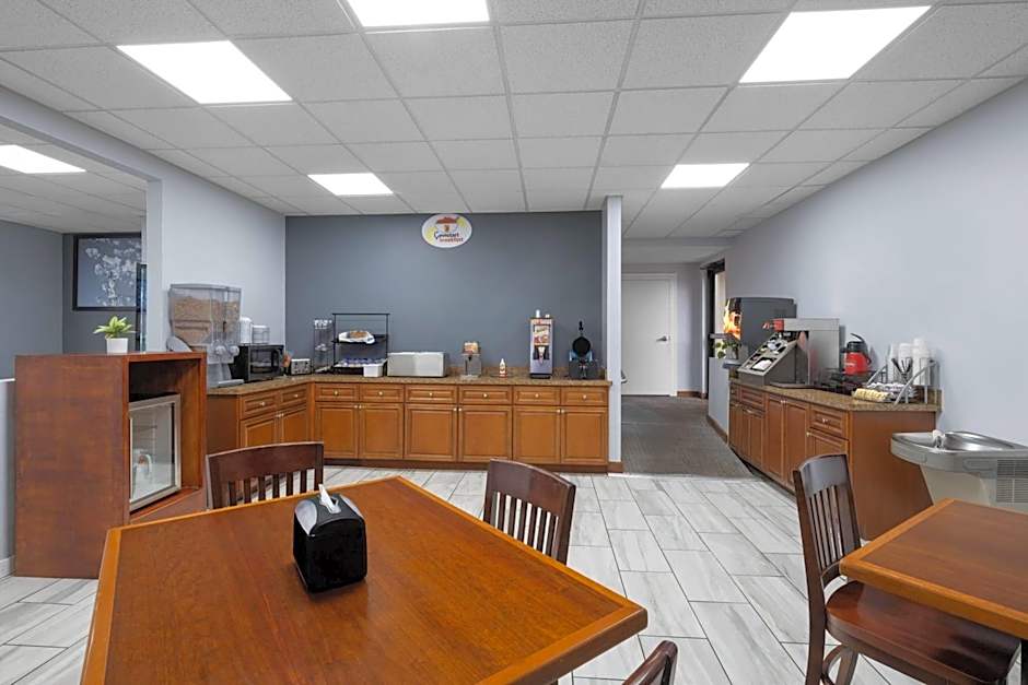 Super 8 by Wyndham Macon West