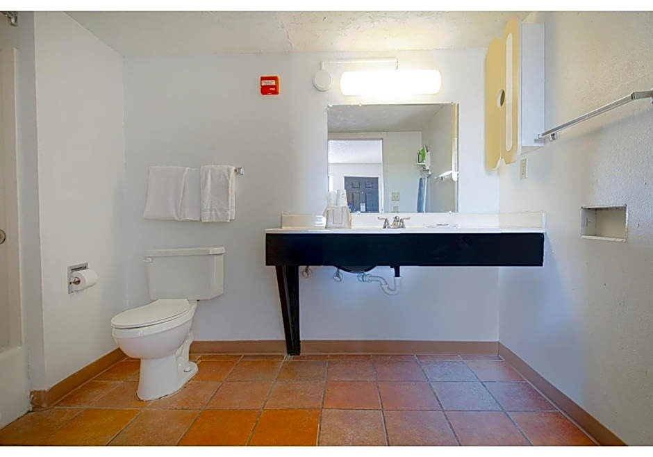 Studio Inn Extended Stay Oklahoma City Airport by OYO