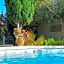 Cocon Provençal - T1 25m2 - SdB - Terrasse privée & Accès Piscine à Saint Chamas