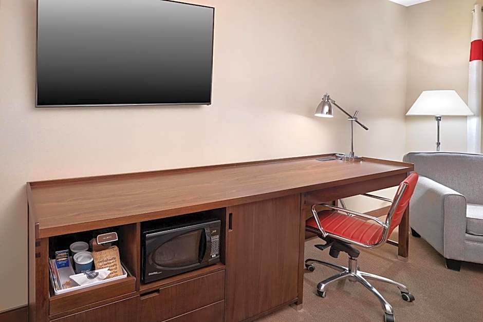 Four Points by Sheraton Edmonton West