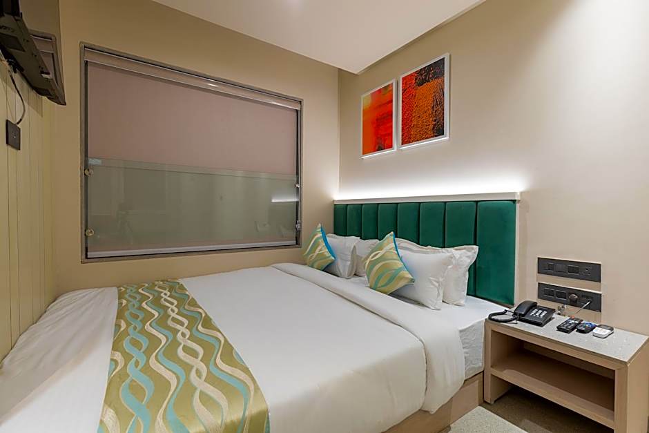 Hotel Red Vibe Unit Of RVS