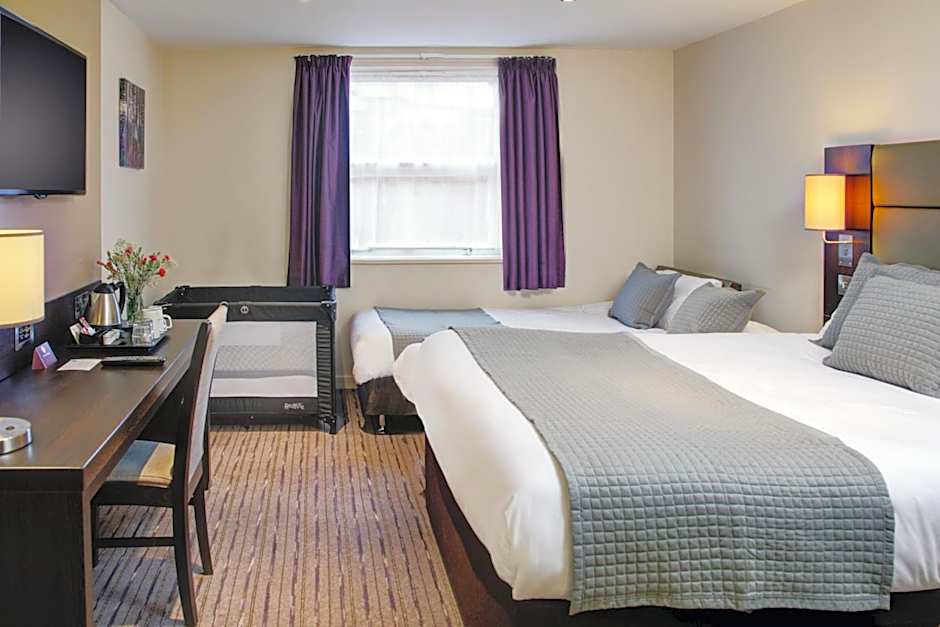 Fortune Hotel Huddersfield-Halifax M62 JcT24