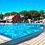 Three-Room Apartment with Garden and Shared swimming pools - By Beahost Rentals