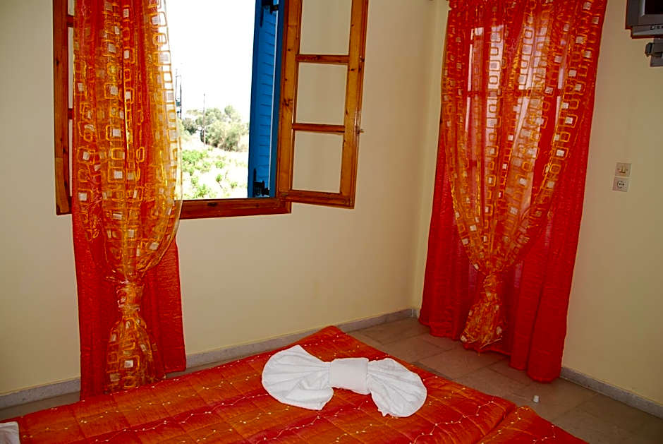 Koulas Pension - Red Lake